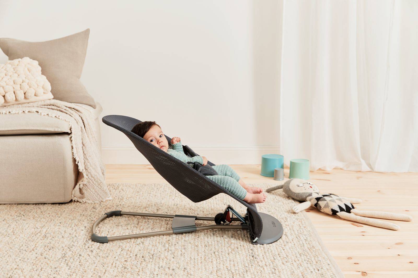 BabyBjorn lezaczek antracyt3