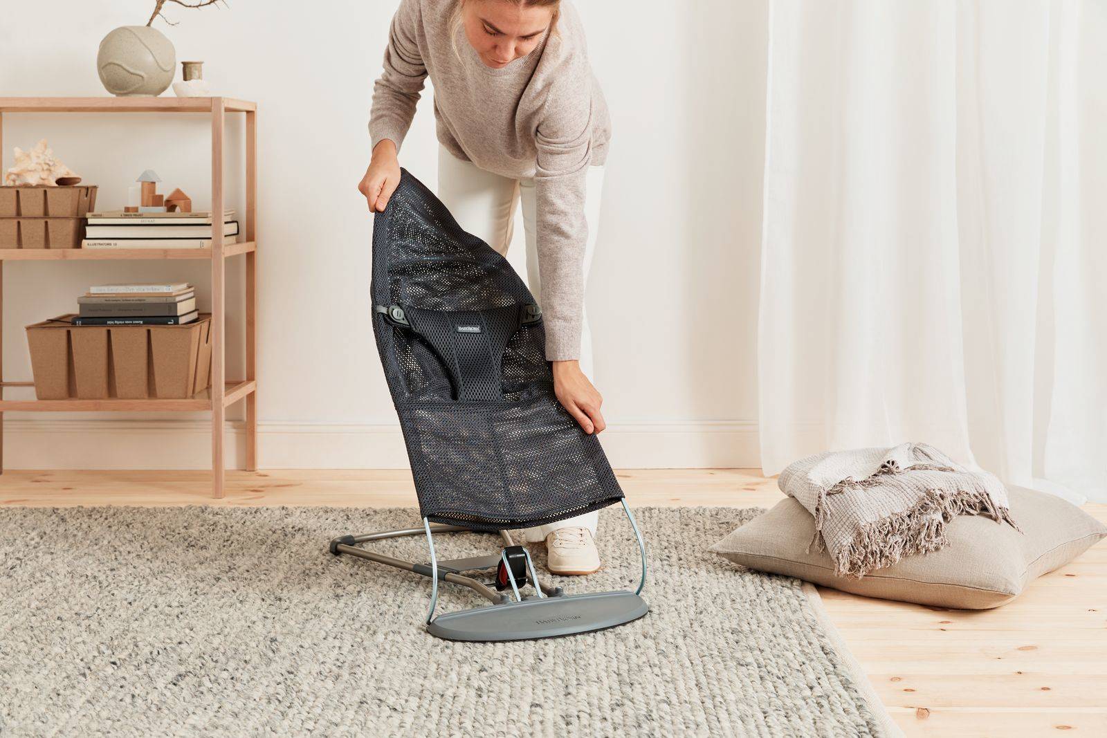 BabyBjorn lezaczek antracyt6