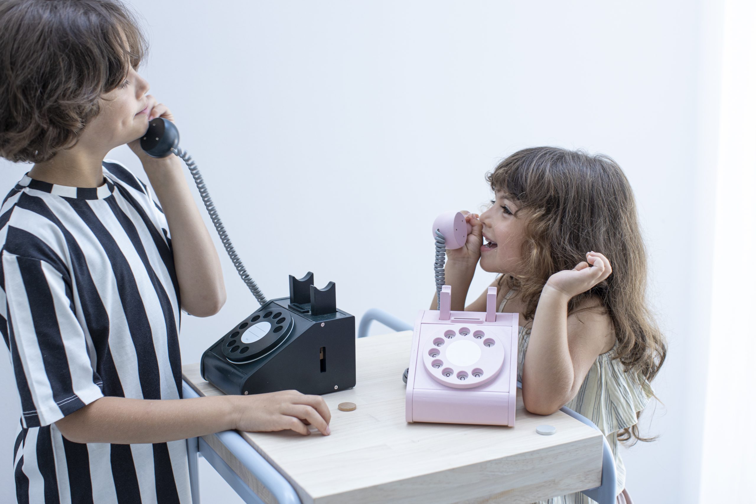 Drewniany telefon w stylu retro Pink 5