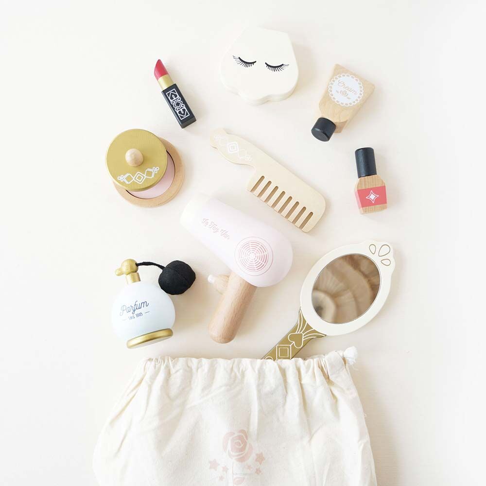 Zestaw drewnianych kosmetyków w woreczku3