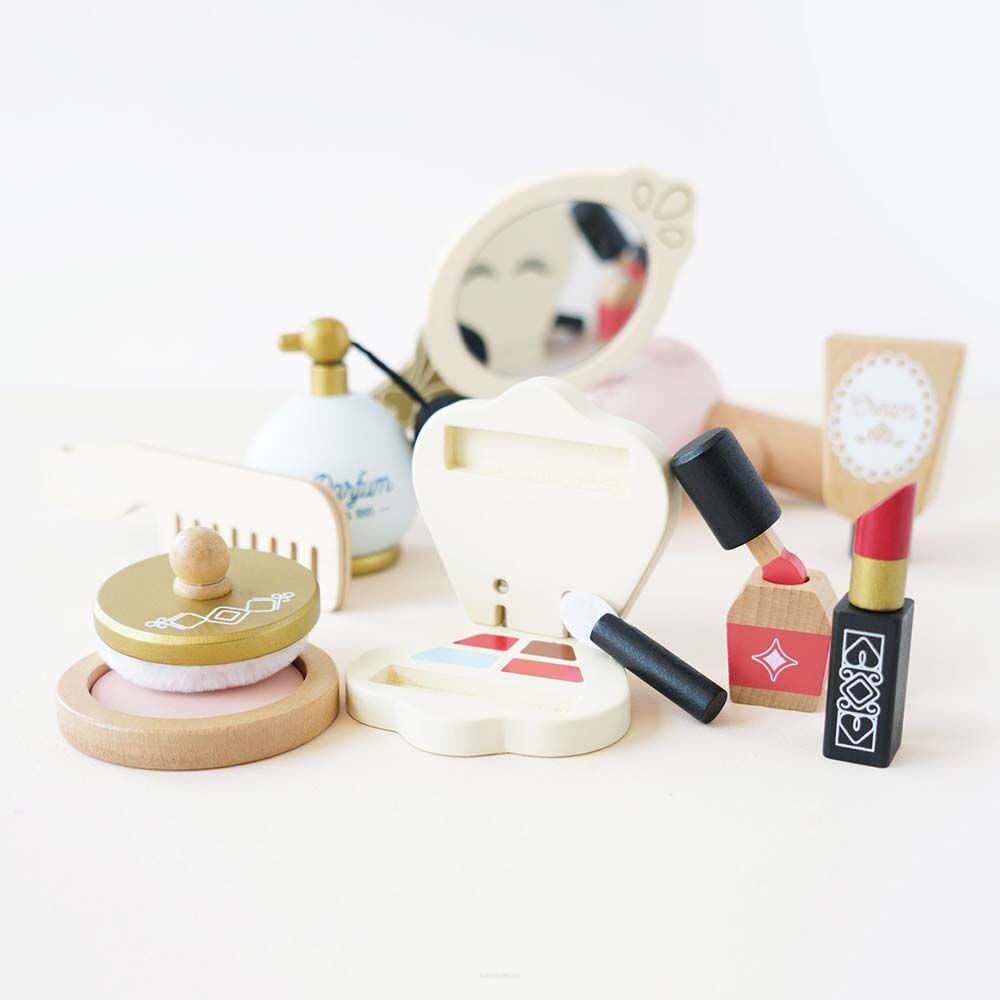 Zestaw drewnianych kosmetyków w woreczku6