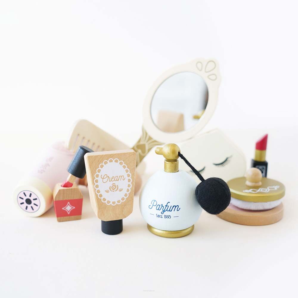 Zestaw drewnianych kosmetyków w woreczku7