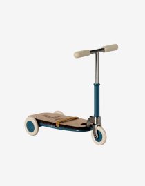 Miniaturowa hulajnoga dla myszki, hulajnoga Maileg niebieska, retro hulajnoga dla myszek, hulajnoga w stylu retro Maileg, Maileg hulajnoga SS25, hulajnoga dla myszek z magnesami Hello Berry Kick board, Mouse - Blue