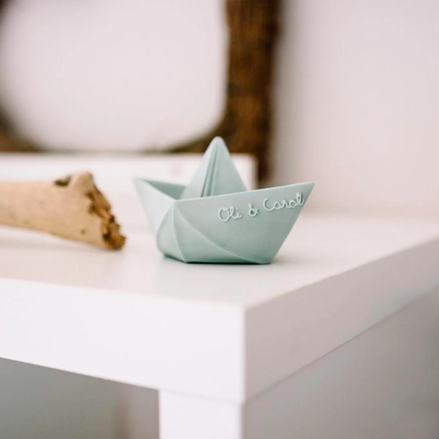 Łódeczka do kąpieli i gryzak – Origami Boat Mint | Oli & Carol Łódeczka do kąpieli i gryzak – Origami Boat Mint | Oli & Carol