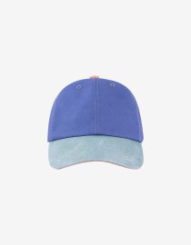 Czapka z daszkiem Friends Kolekcja WOW od Favorite People Hello Berry