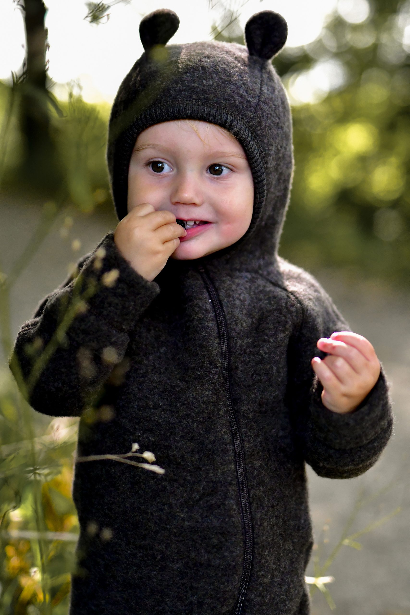 50041 - Wool Baby suit w ears - Dark Brown Melange - Extra 4 kombinezon merino, kombinezon z uszami misia dla niemowląt, kombinezon dla dzieci biały merino, wełna merynosów dla dzieci, 100% wełna merino Hello Berry, Mikk Line kombinezon merino