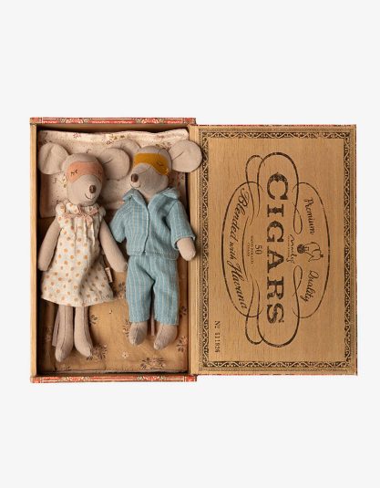 Zestaw myszek Mama i Tata w pudełku po cygarach MAILEG HELLO BERRY