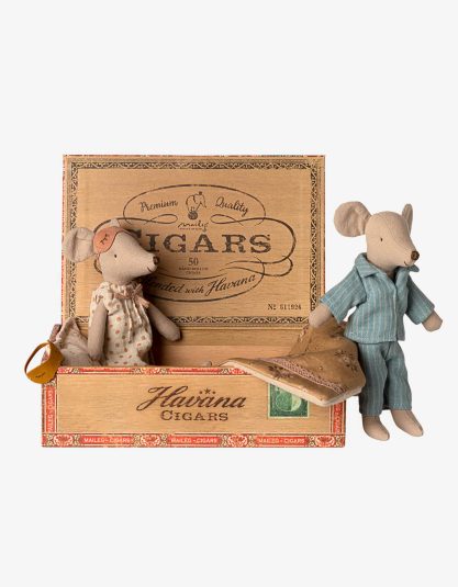 Zestaw myszek Mama i Tata w pudełku po cygarach MAILEG HELLO BERRY