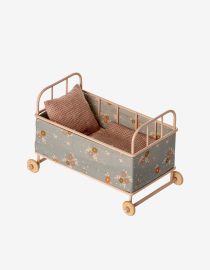 helloberry.pl maileg Cot bed, Micro - Powder3.jpg