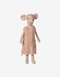 Medium mouse, Nightgown