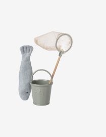 Maileg fishing set zestaw wędkarski Maileg Maileg akcesoria dla myszek Fishing set mouse Maileg Maileg mice accessories Maileg zabawki dla dzieci Maileg myszki akcesoria skandynawska zabawka dla dziecka akcesoria do myszek Maileg Maileg mouse toys